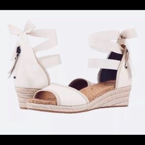 Ugg tie sandals in grey/black